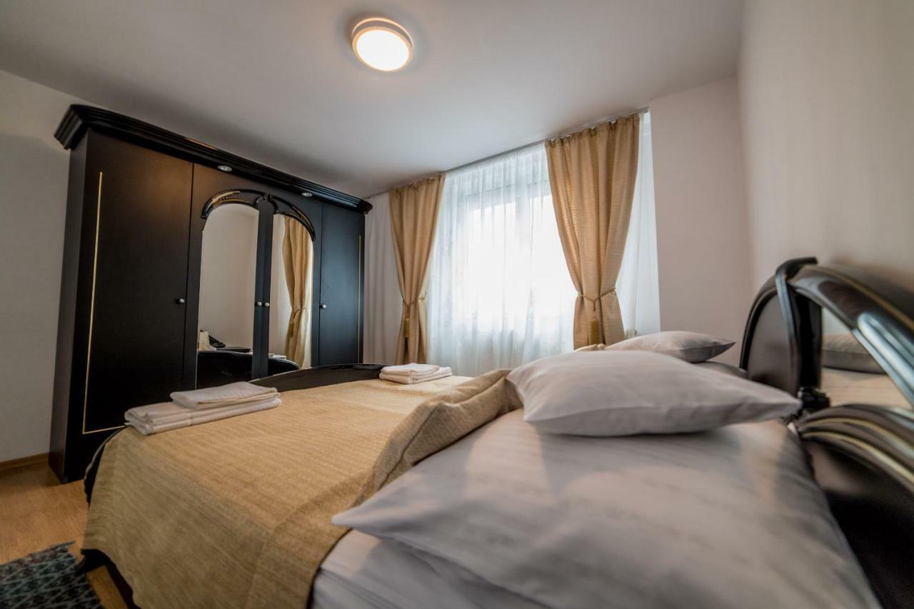 Apartament Sorina Maria Apartment Deva Ngoại thất bức ảnh
