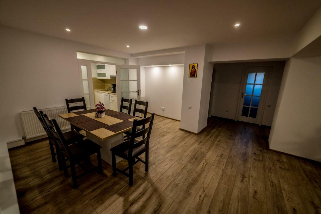 Apartament Sorina Maria Apartment Deva Ngoại thất bức ảnh